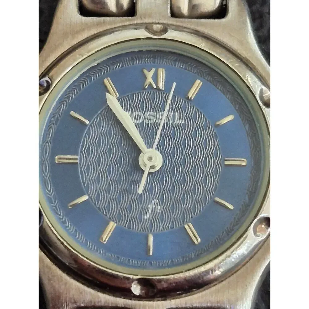 Fossil Ladies Great Blue dial and  Original Metal Band New battery Sharp Classic